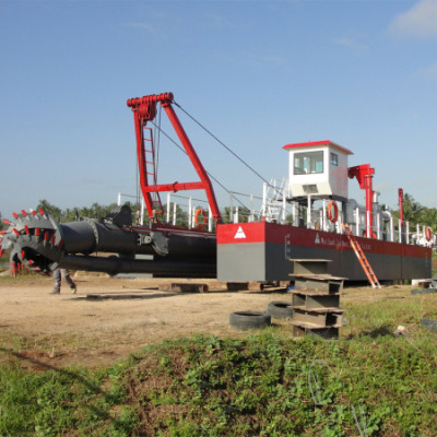 Portable Small River Sand Dredging Machine Shallow River Cleaning Dredger 562kw